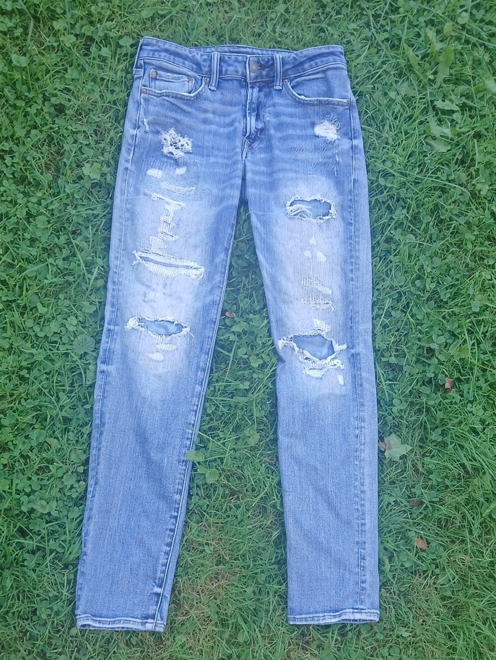 AEO Next Level Slim Distressed Blue Jens Ripped Patched Jeans